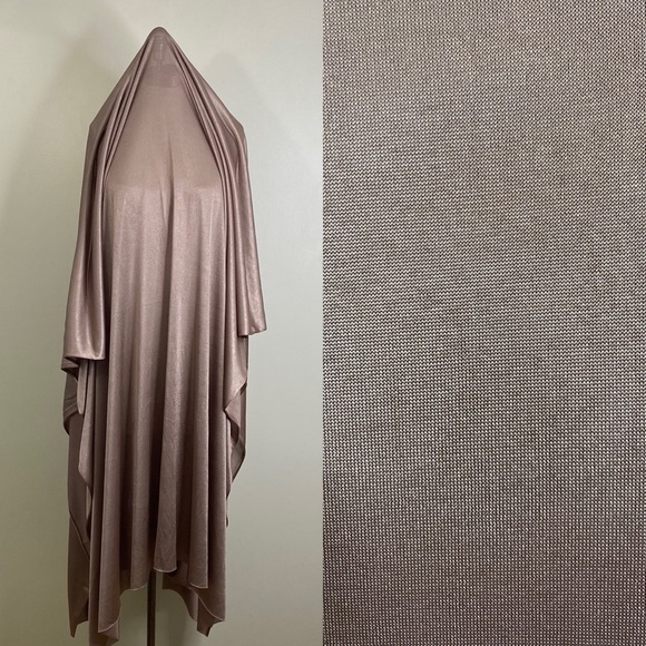 POLYESTER STRETCH KNIT DESSERT TAUPE COLOUR WITH SHEEN DISCO PARTY STYLE FABRIC - Picture 1 of 6